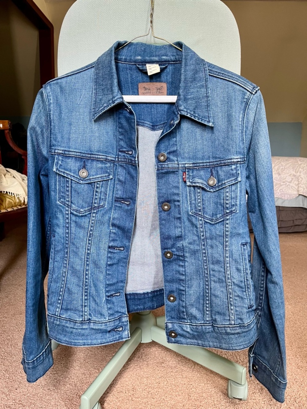 Women’s Levi’s Jean jacket size small